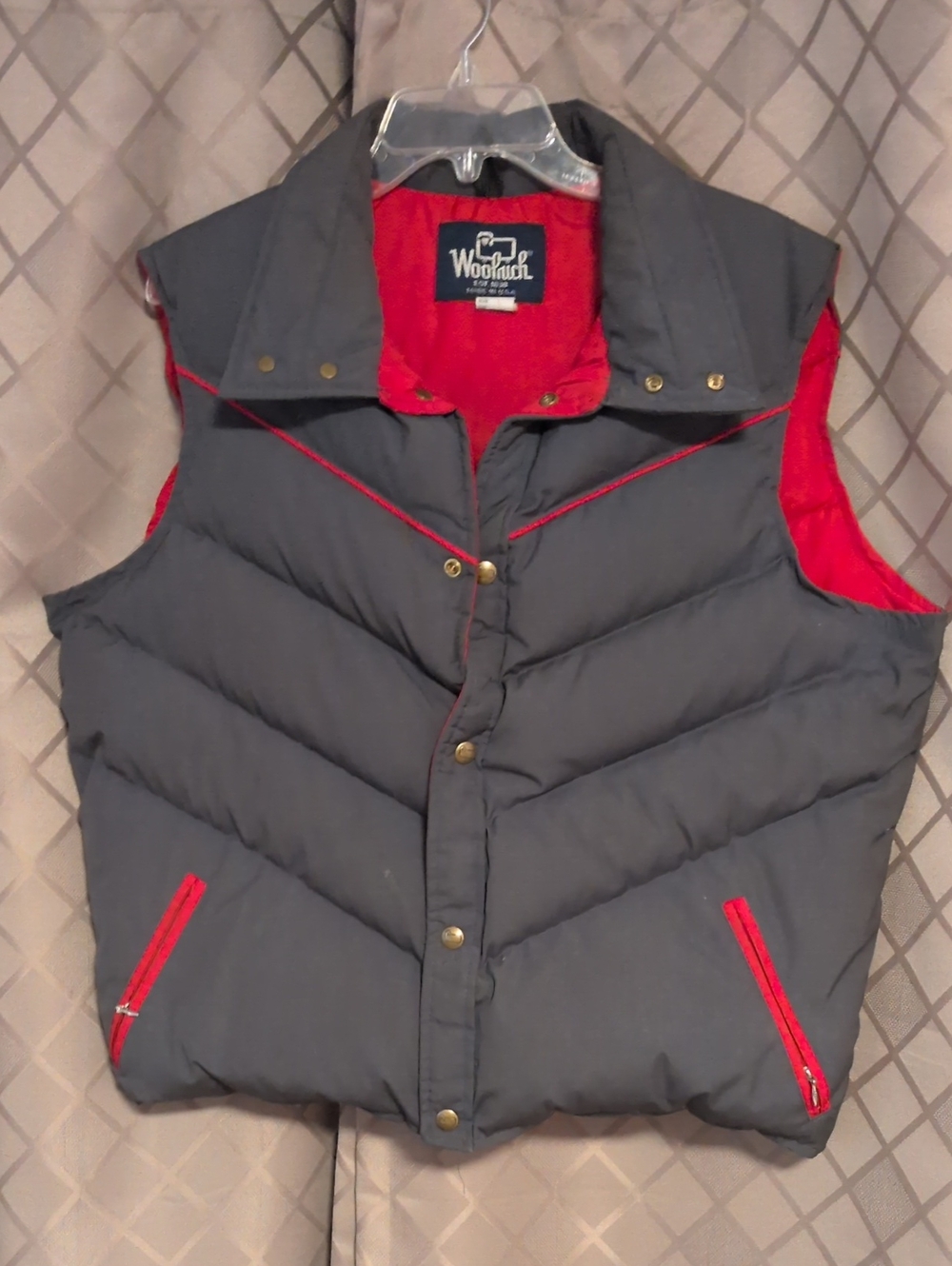 Woolrich Gray Puffer Vest with Red Accents